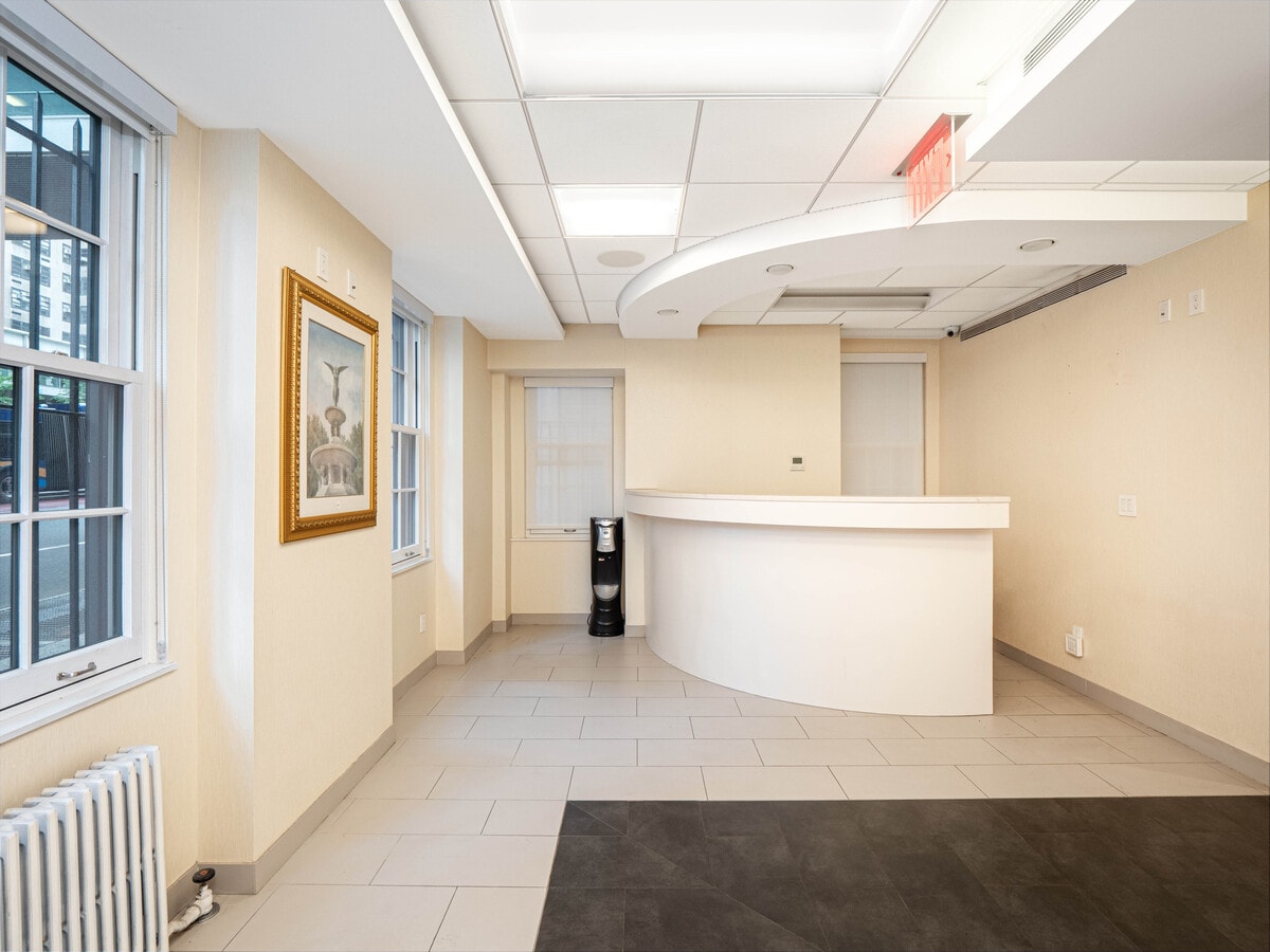 901-903 Lexington Ave, New York, NY 10065 - Lot Ground - - Photo intérieure - Image 2 of 9