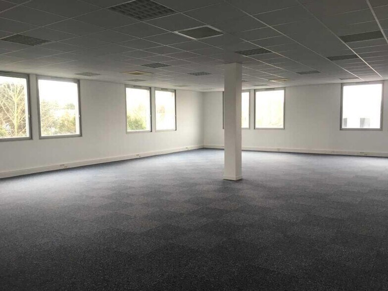 Bureau dans Lambersart à louer - Photo de l’immeuble – Image 3 sur 5