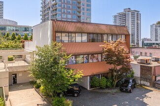 Plus de détails pour 132 14th St E, North Vancouver, BC - Bureau à vendre