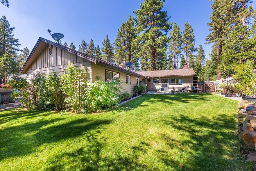 8229 Speckled Ave, Kings Beach, CA à vendre - Photo de l’immeuble – Image 3 sur 14
