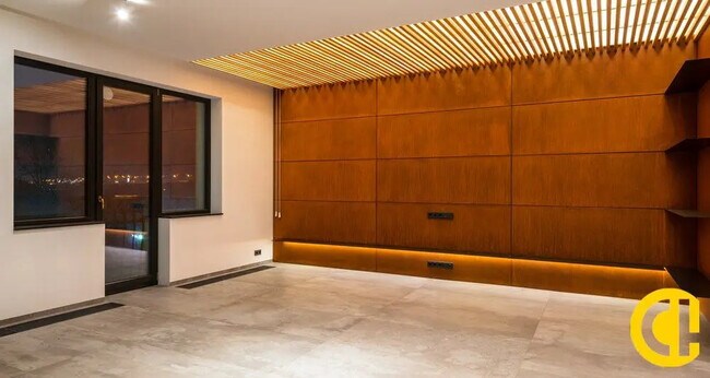 Plus de détails pour Local commercial à vendre