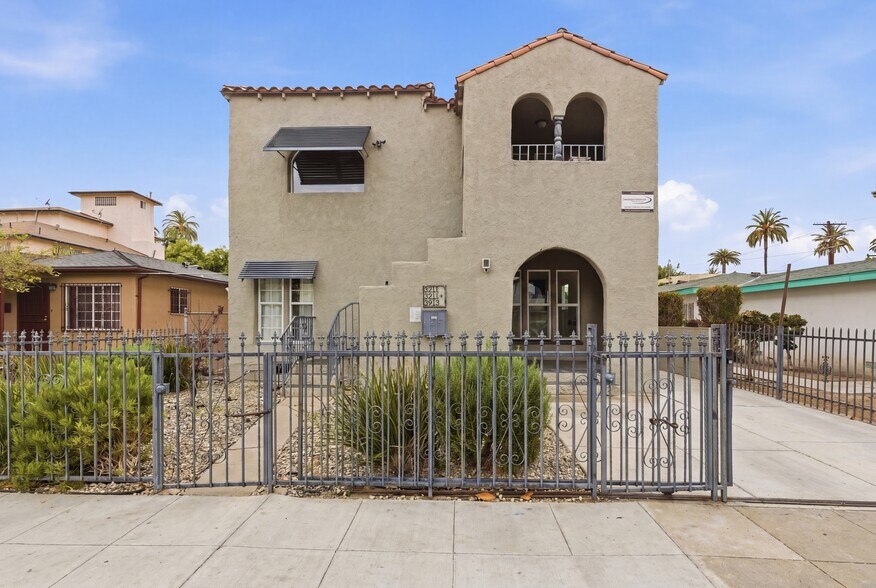 2911 S Palm Grove Ave, Los Angeles, CA à vendre - Photo de l’immeuble – Image 2 sur 31