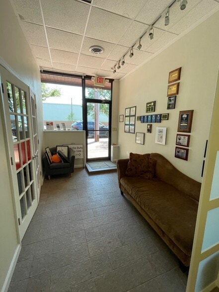 142 Market Sq, Newington, CT à louer - Photo intérieure – Image 3 sur 10
