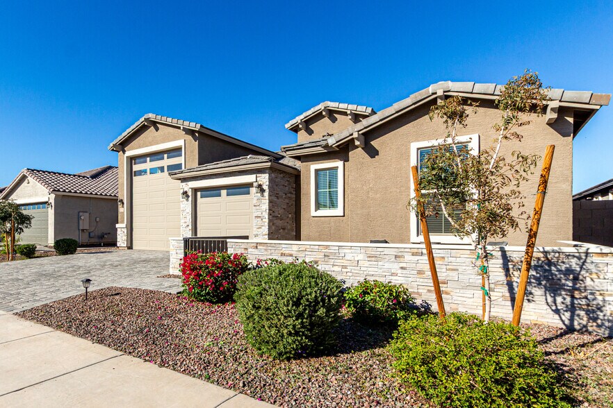 11074 W Tonto St, Avondale, AZ à vendre - Photo de l’immeuble – Image 3 sur 40