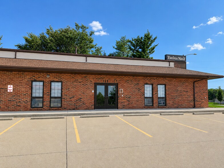 1319 Veterans Pky, Bloomington, IL à louer - Photo de l’immeuble – Image 1 sur 1