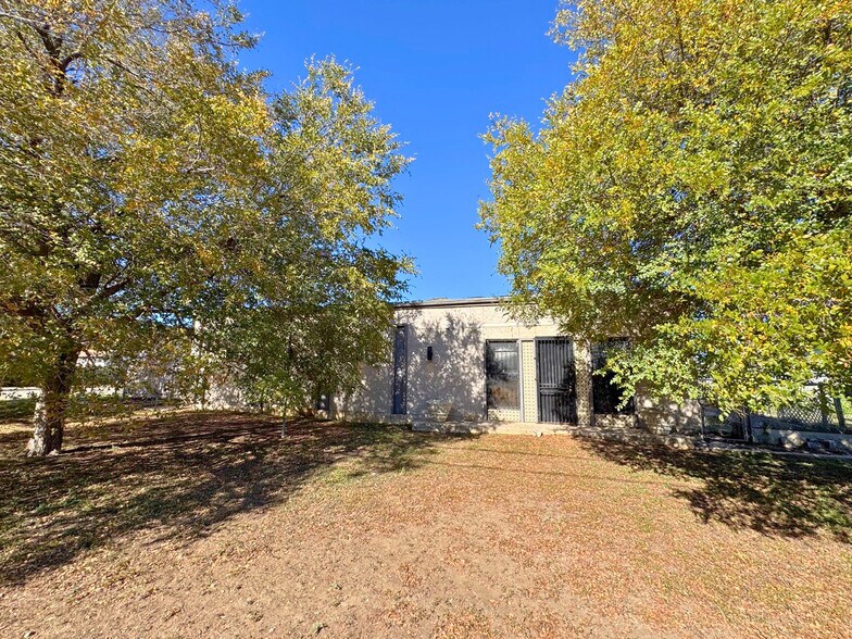 3311 Roselawn Rd, San Antonio, TX à vendre - Photo de l’immeuble – Image 2 sur 13
