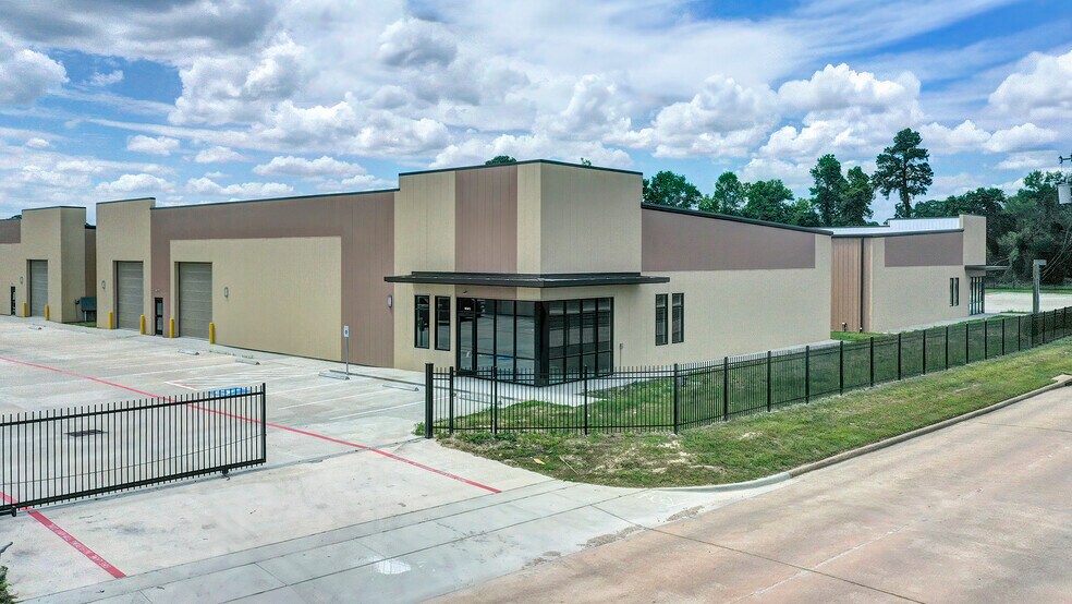 11811 Champion Forest Dr, Houston, TX à vendre - Photo de l’immeuble – Image 3 sur 8