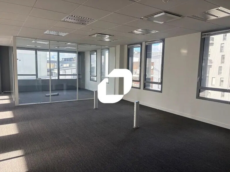 Bureau dans Bordeaux à louer - Photo intérieure – Image 3 sur 13