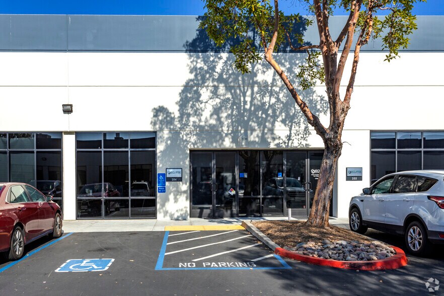 6195 Cornerstone Ct E, San Diego, CA à louer - Photo de l’immeuble – Image 3 sur 5