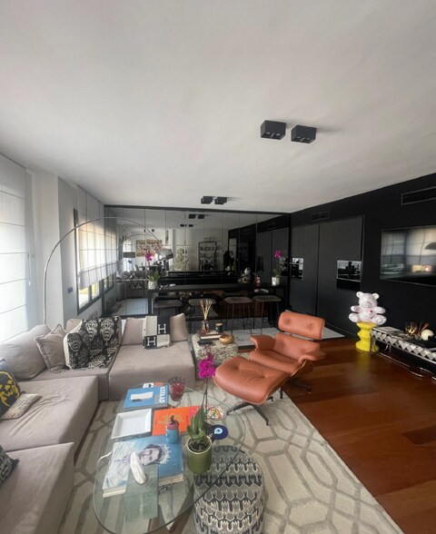 Immeuble residentiel dans Madrid, Madrid à vendre - Photo intérieure – Image 3 sur 9