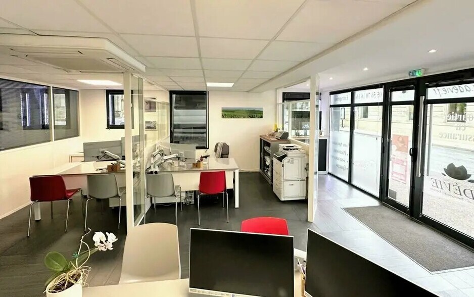 83 Avenue Montesquieu, Saint-Médard-en-Jalles à vendre - Photo de l’immeuble – Image 2 sur 12