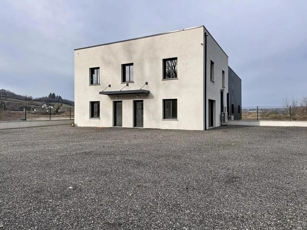 Chemin De La Poudriere, Nivolas-Vermelle à louer Photo de l’immeuble– Image 1 sur 13