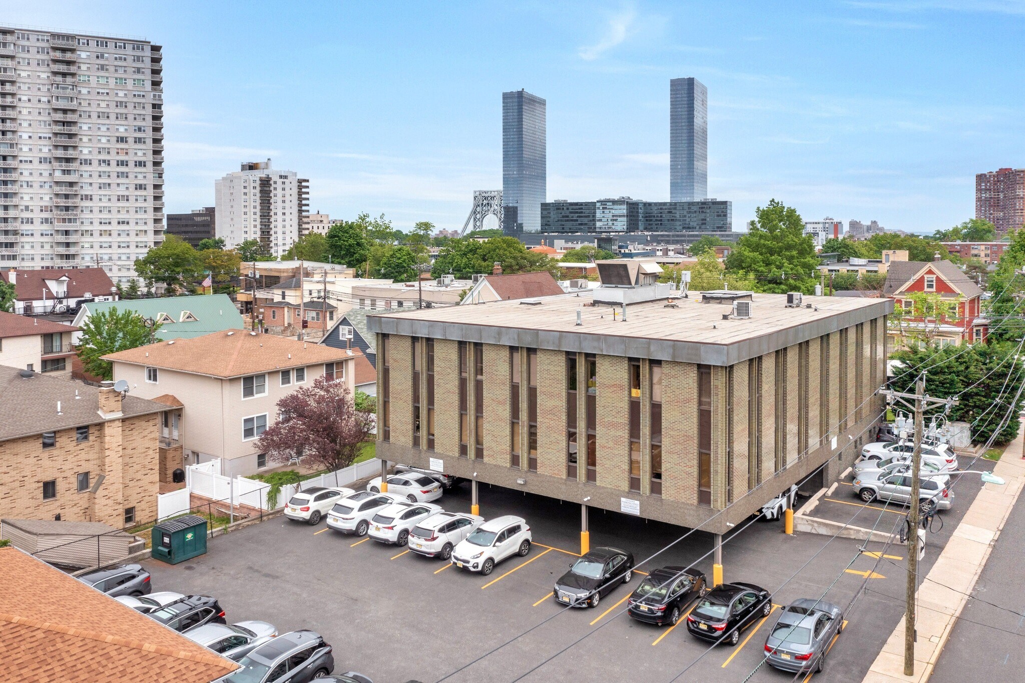 1625 Anderson Ave, Fort Lee, NJ à louer Photo de l’immeuble– Image 1 sur 3