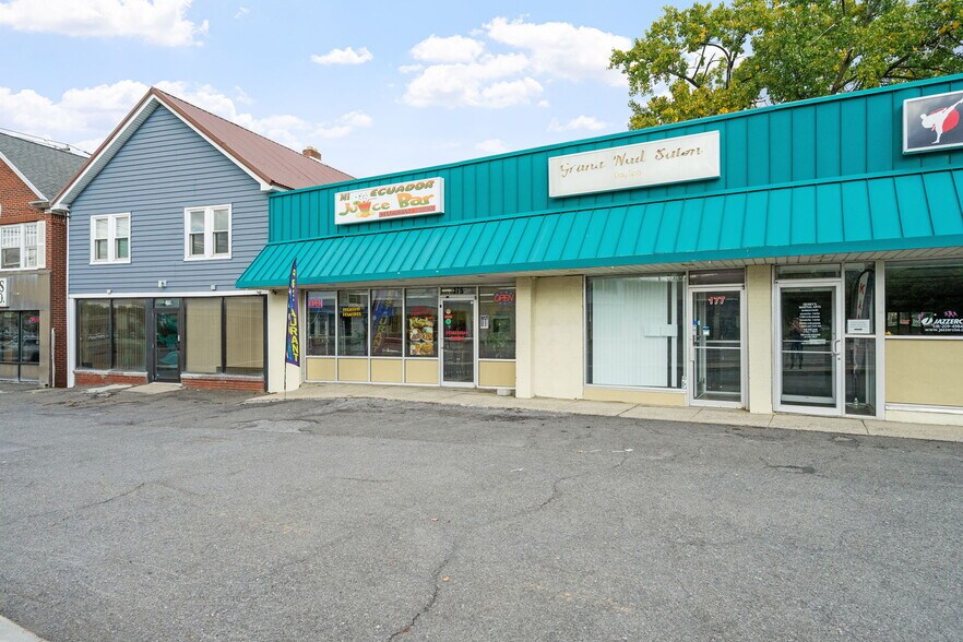 175-179 Columbia Tpke, Rensselaer, NY à vendre - Photo de l’immeuble – Image 3 sur 37