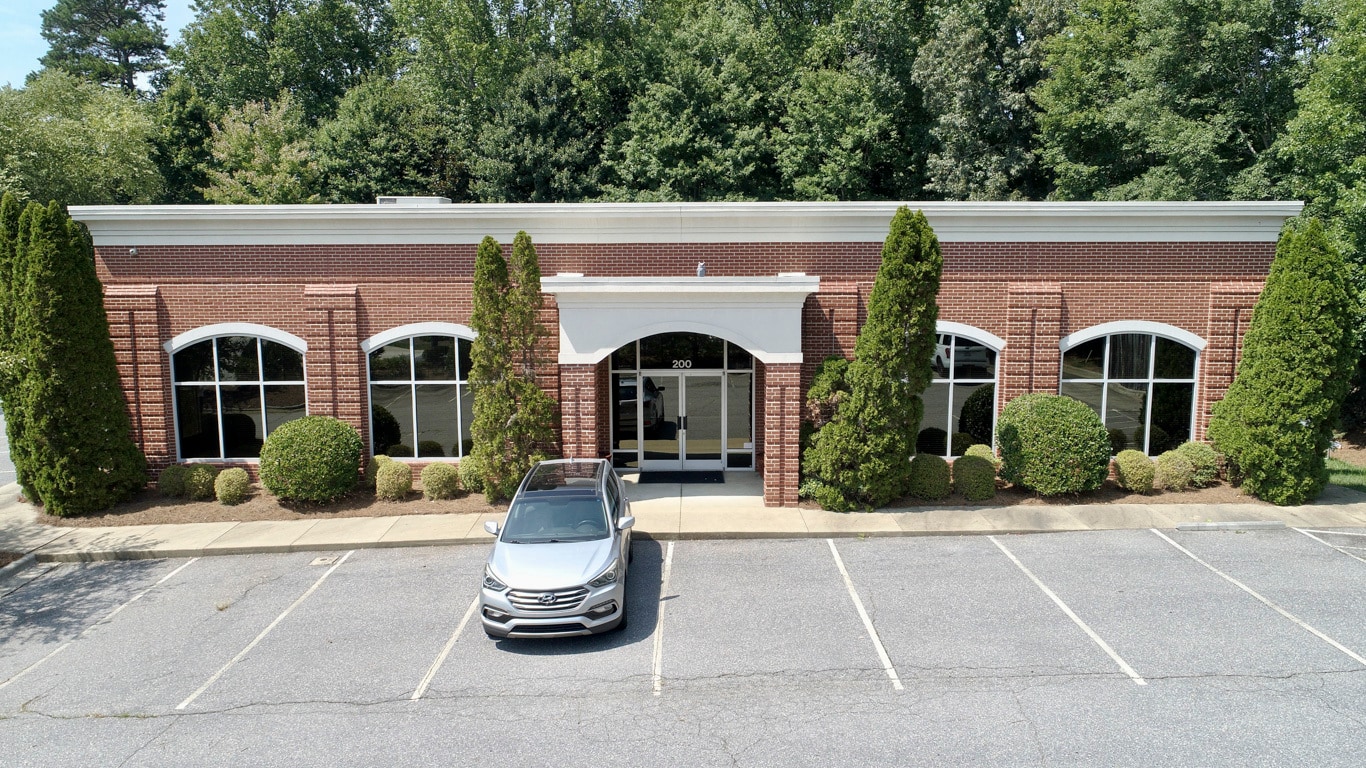 5 Corporate Center Ct, Greensboro, NC à louer Photo de l’immeuble– Image 1 sur 10