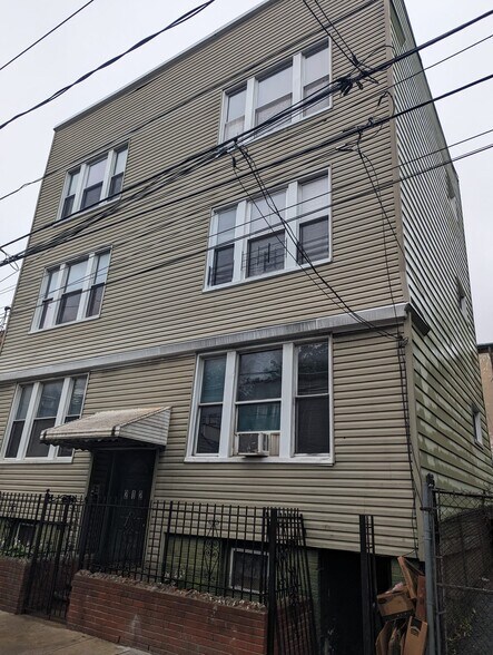 212 Myrtle Ave, Jersey City, NJ à vendre - Photo de l’immeuble – Image 2 sur 21