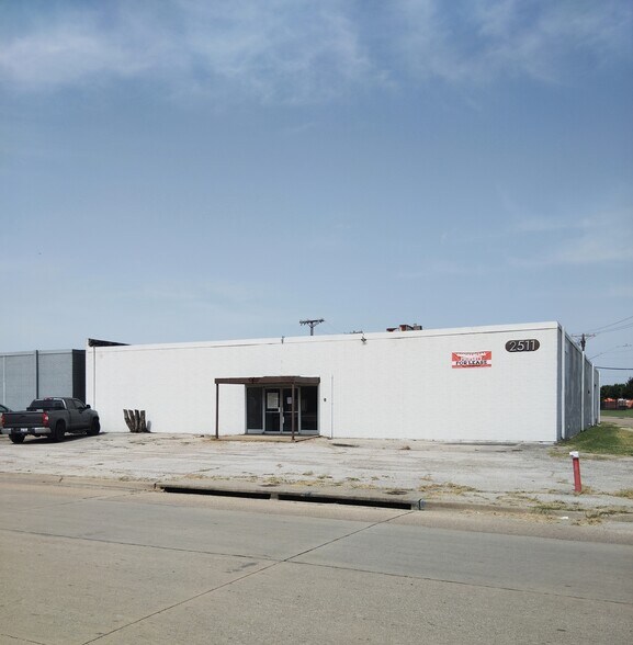 2511 National Dr, Garland, TX à vendre - Photo de l’immeuble – Image 3 sur 23