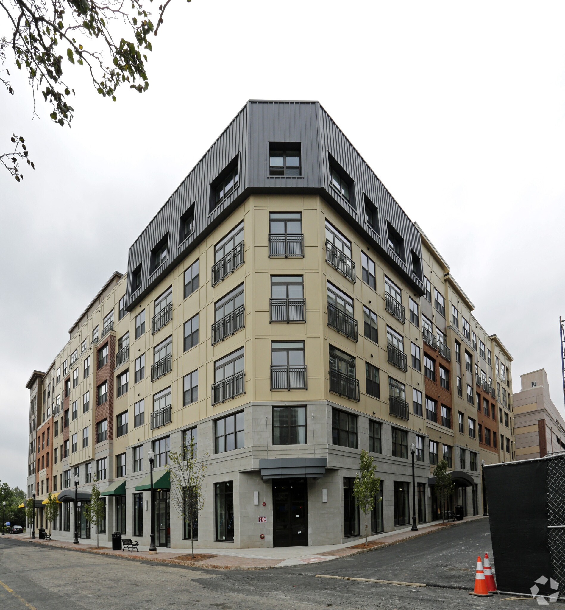 28 Valley, Montclair, NJ à louer Photo de l’immeuble– Image 1 sur 13