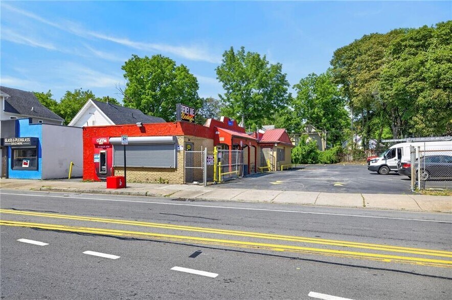 739 Dewey Ave, Rochester, NY à vendre - Photo de l’immeuble – Image 2 sur 15
