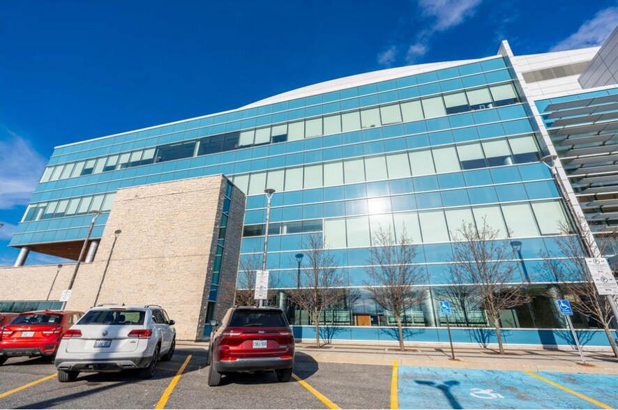 1555 Venetian Blvd, Point Edward, ON à louer - Photo de l’immeuble – Image 2 sur 18