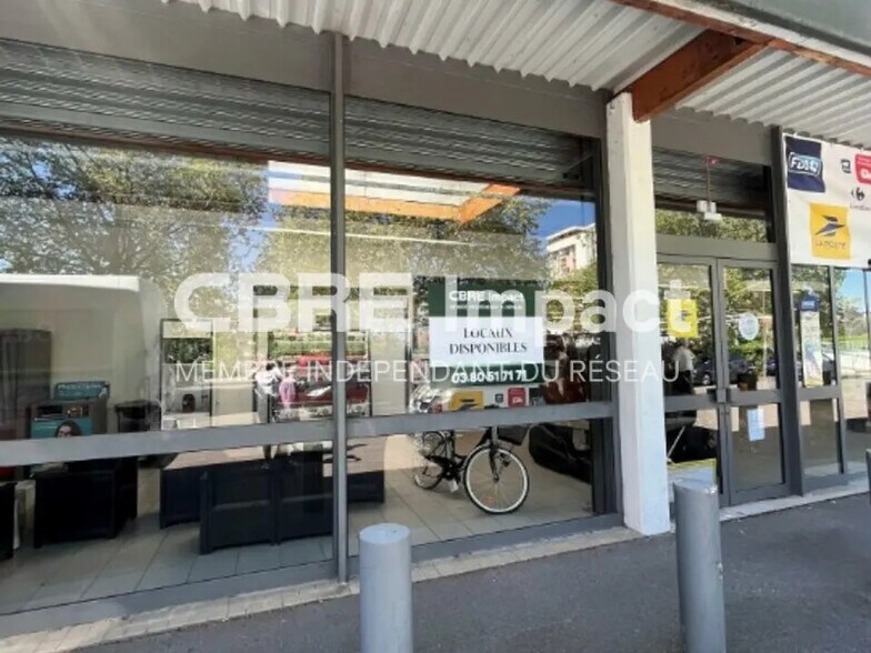 Local commercial dans Talant à louer - Photo de l’immeuble – Image 2 sur 12