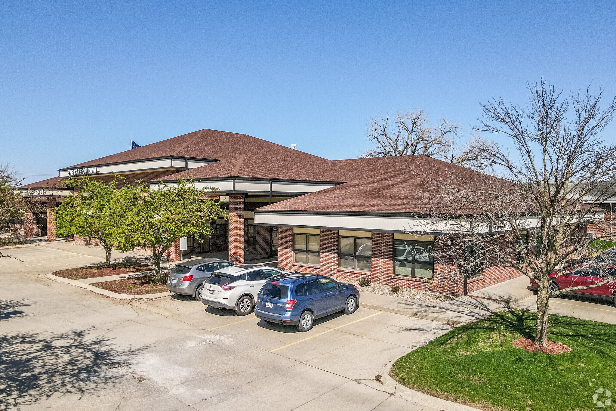 5075 E University Ave, Pleasant Hill, IA à louer Photo principale– Image 1 sur 12