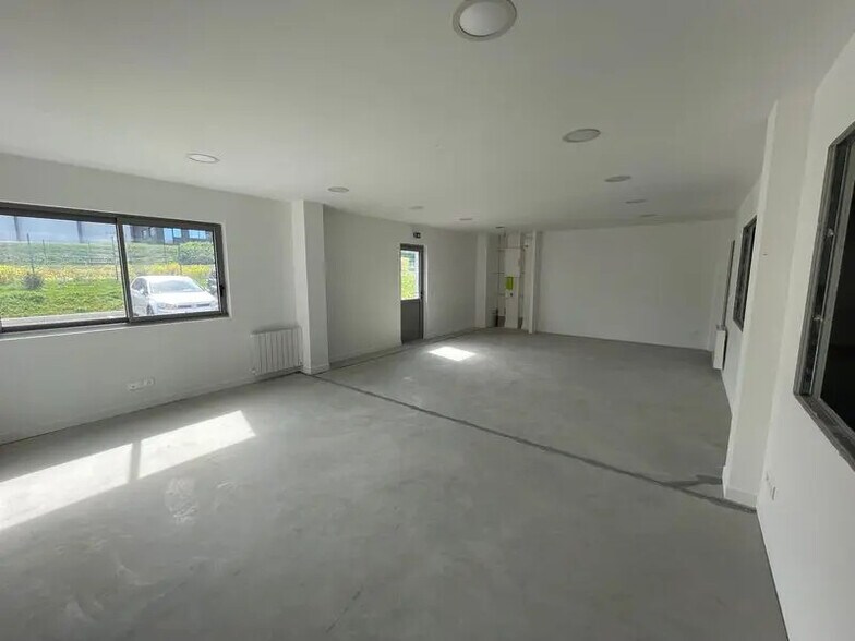 Local d’activités dans Venette à louer - Photo intérieure – Image 2 sur 8