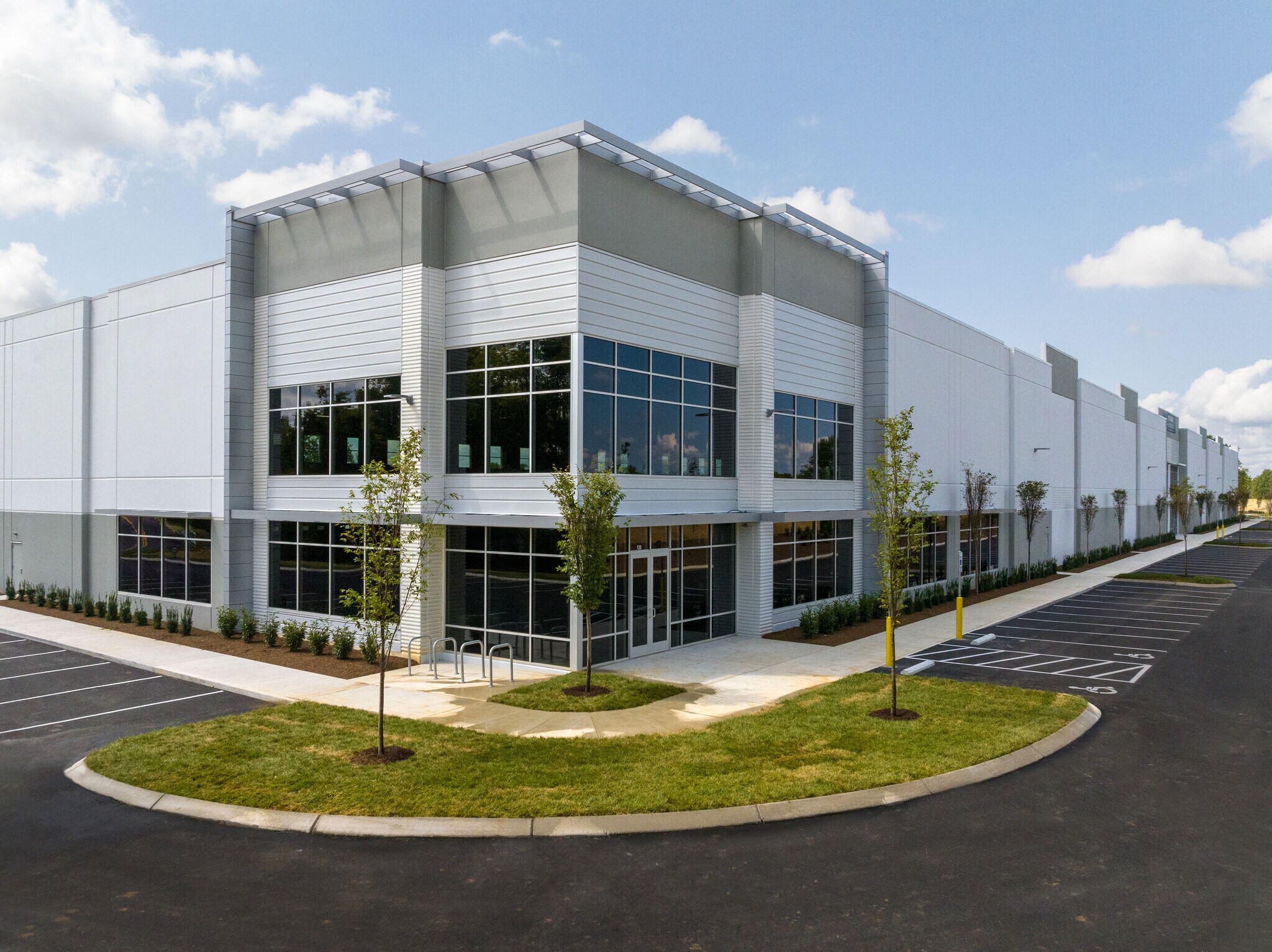 Saturn Parkway, Spring Hill, TN à louer Photo principale– Image 1 sur 26