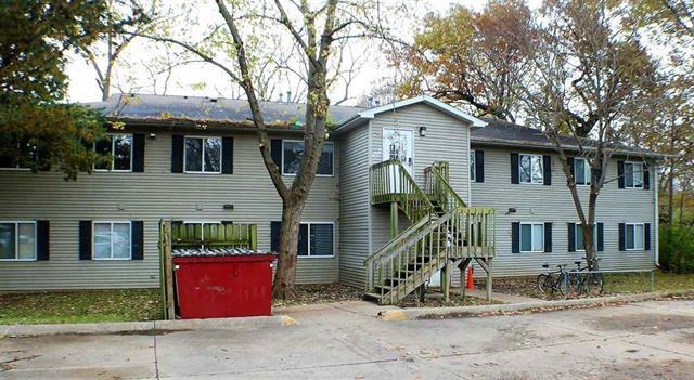 645 S Lucas St, Iowa City, IA à vendre - Photo de l’immeuble – Image 2 sur 15