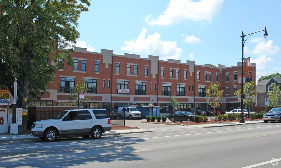 4521 W Lawrence Ave, Chicago, IL à louer - Photo de l’immeuble – Image 3 sur 22
