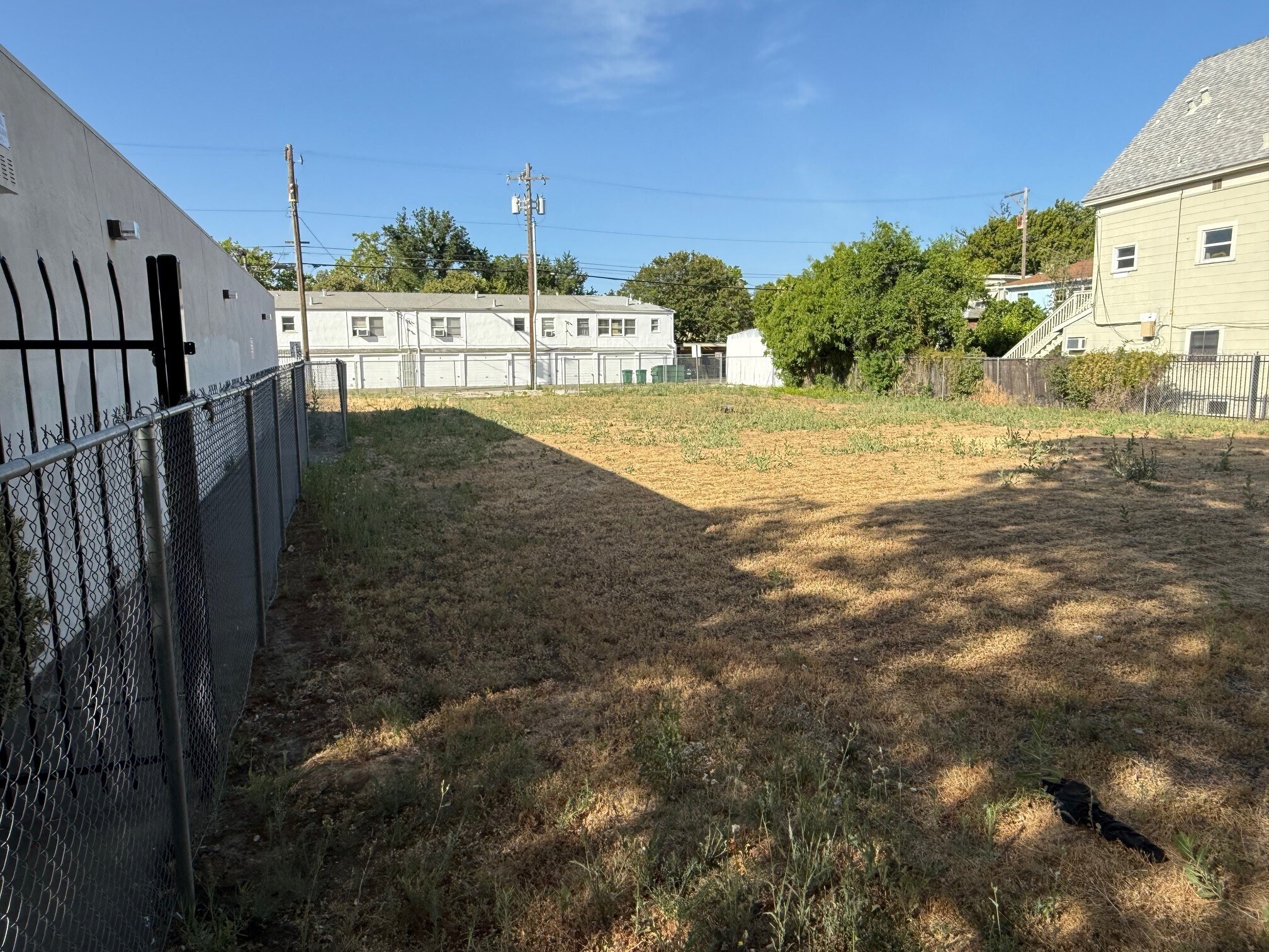2618-2626 N St, Sacramento, CA à vendre Photo de l’immeuble– Image 1 sur 4