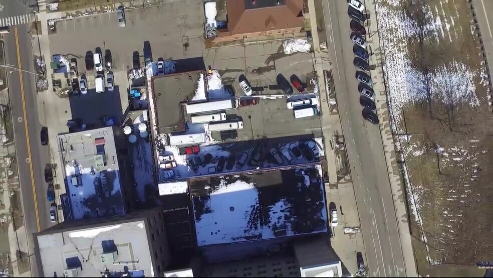 407 Turner Ave NW, Grand Rapids, MI à vendre - Vidéo sur l’annonce professionnelle – Image 2 sur 34