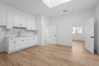 8519-8527 W Sunset Blvd, West Hollywood, CA à louer Photo intérieure– Image 2 sur 4