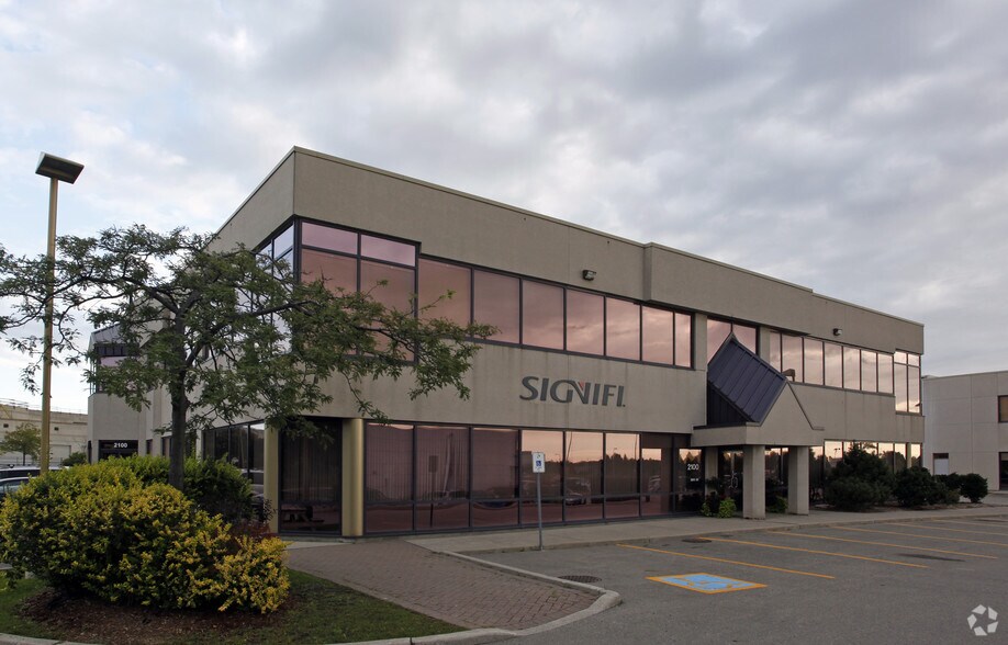 2100 Matheson Blvd E, Mississauga, ON à louer - Photo de l’immeuble – Image 3 sur 8