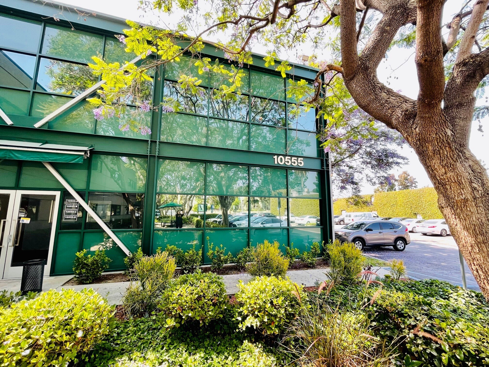 10549-10555 Jefferson Blvd, Culver City, CA à louer Photo principale– Image 1 sur 60
