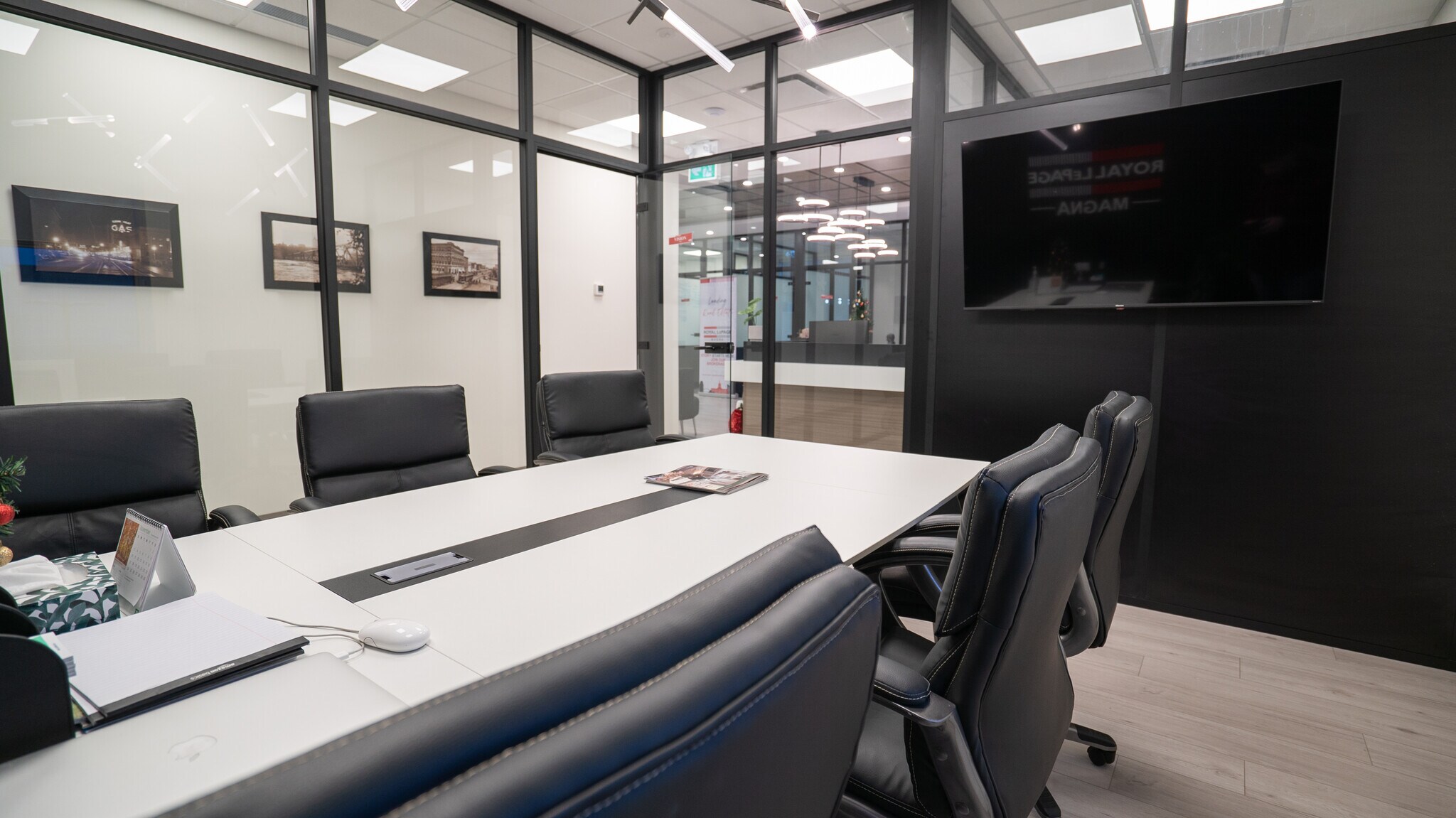 6043 Andrews Way SW, Edmonton, AB à louer Photo principale– Image 1 sur 5