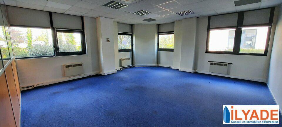 Bureau dans LES MILLES à louer - Photo de l’immeuble – Image 1 sur 7
