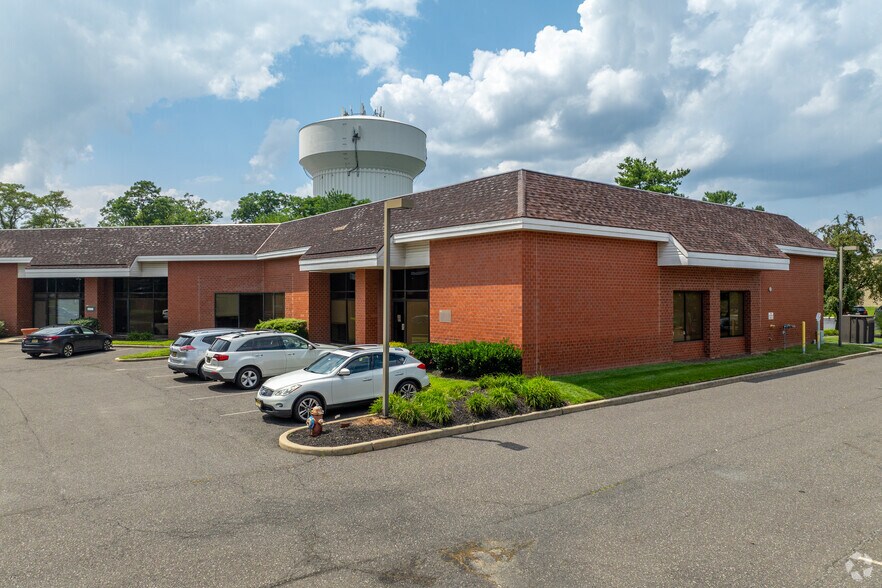 4B Eves Dr, Marlton, NJ à vendre - Photo principale – Image 1 sur 1