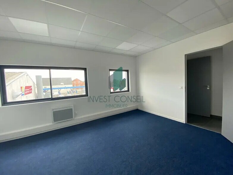 Local d'activités dans Cormeilles-en-Parisis à vendre - Photo de l’immeuble – Image 3 sur 7
