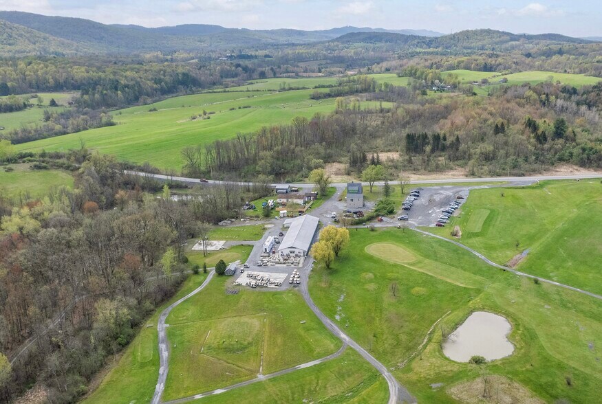 3737 NY-196, Fort Ann, NY à vendre - Photo principale – Image 1 sur 30