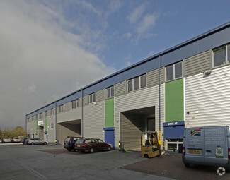 Plus de détails pour Old Bath Rd, Slough - Industriel/Logistique à louer