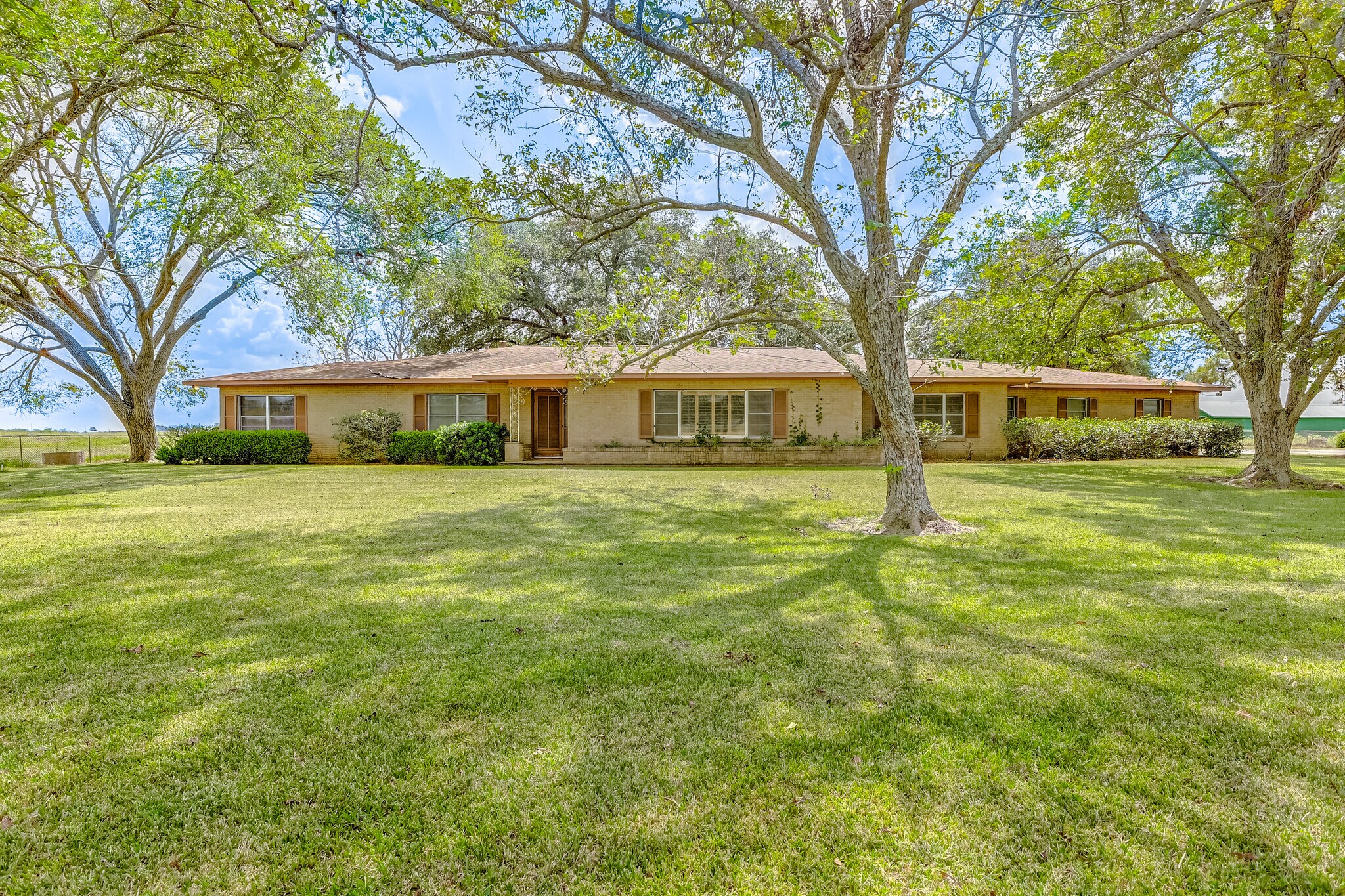 11503 Highway 36, Wallis, TX à vendre Photo de l’immeuble– Image 1 sur 11