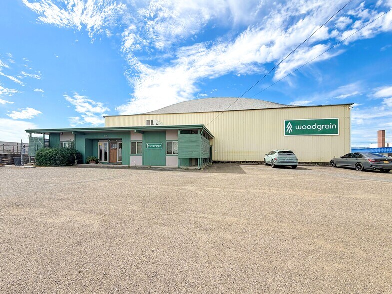 2194 Sage Rd, Medford, OR à vendre - Photo de l’immeuble – Image 2 sur 17