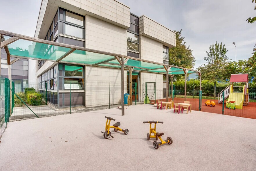 Bureau dans Meaux à vendre - Photo de l’immeuble – Image 3 sur 13