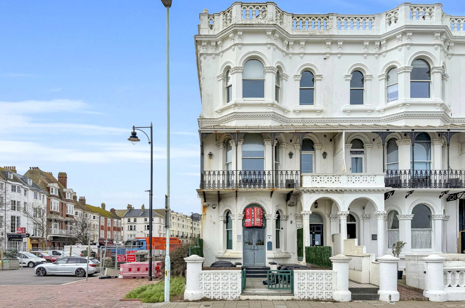 42 Marine Parade, Worthing à louer Photo principale– Image 1 sur 3