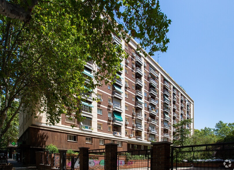 Calle del Doctor Fleming, 44, Madrid, Madrid à louer - Photo principale – Image 1 sur 2