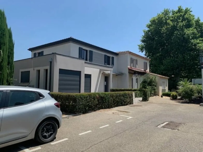 Bureau dans Le Pontet à vendre - Photo de l’immeuble – Image 1 sur 11
