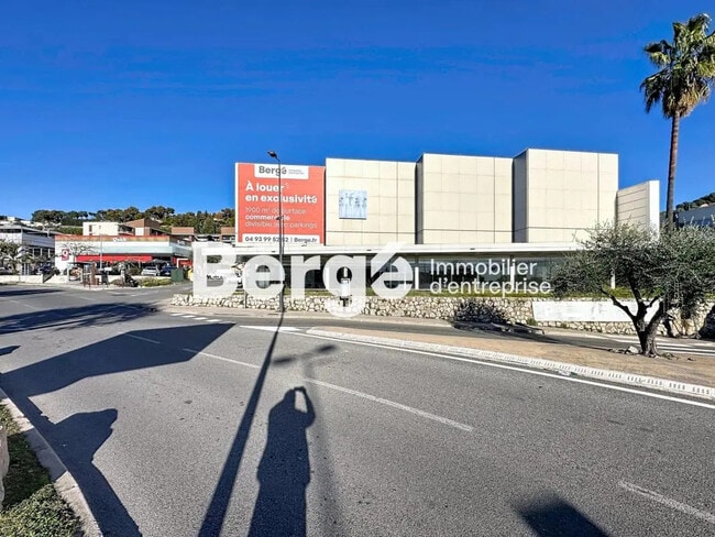 Plus de détails pour Local commercial à louer