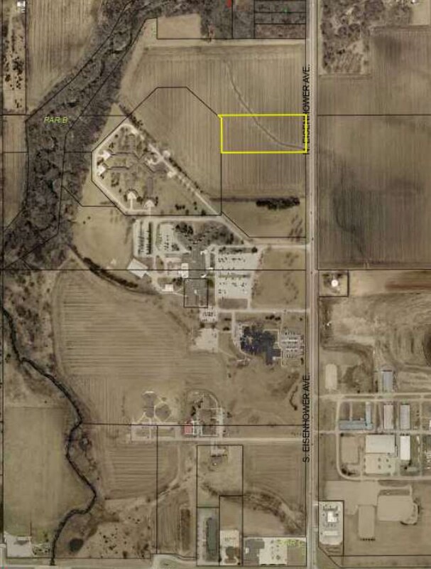 North Eisenhower Avenue land (5.58 acres), Mason City, IA à vendre Aérien– Image 1 sur 2