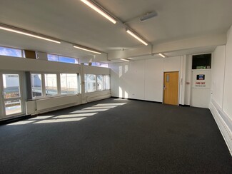 Plus de détails pour Village Sq, Stockport - Bureau à louer